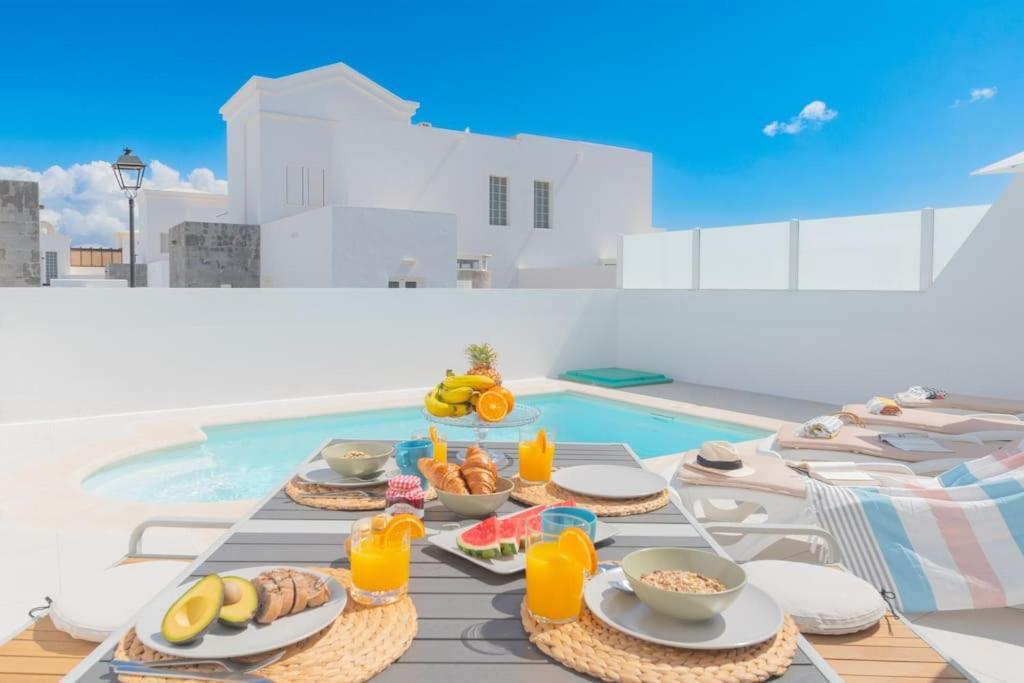 Casa Lolalo - Modern With Pool, 15min Walk To Marina Rubicon Vakantiehuis *