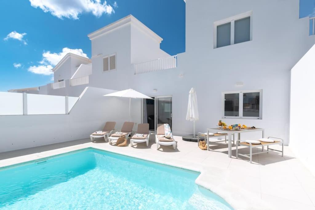 Casa Lolalo - Modern With Pool, 15min Walk To Marina Rubicon Vakantiehuis