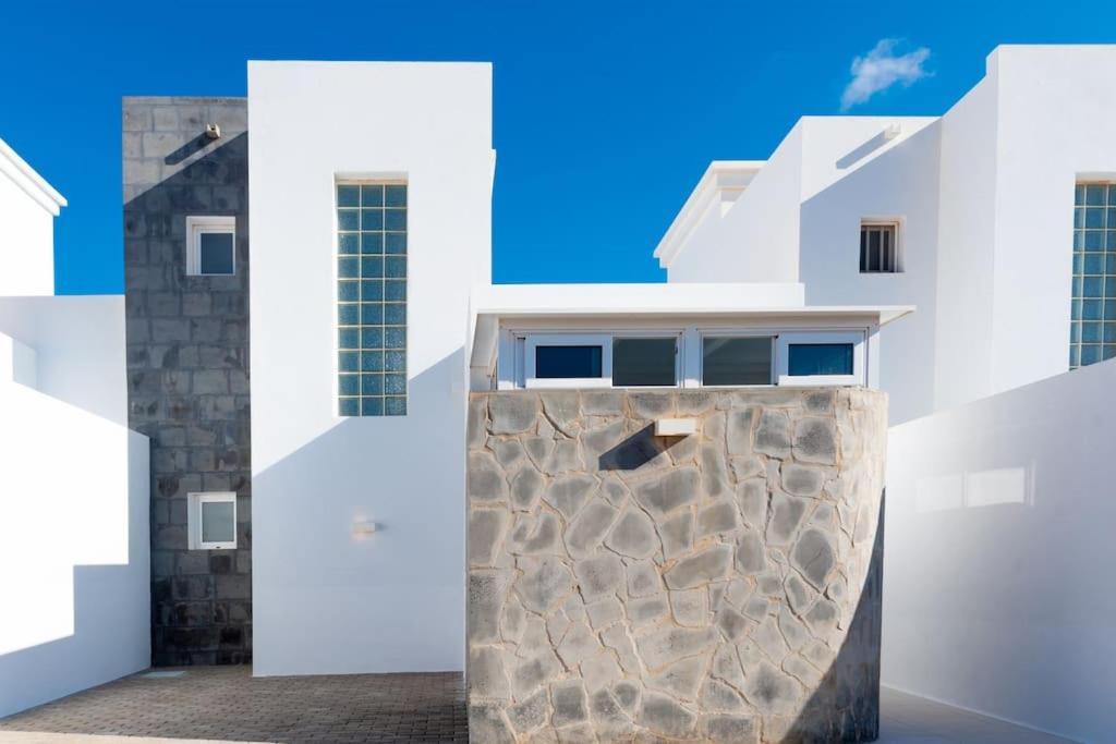 Casa Lolalo - Modern With Pool, 15min Walk To Marina Rubicon Vakantiehuis *